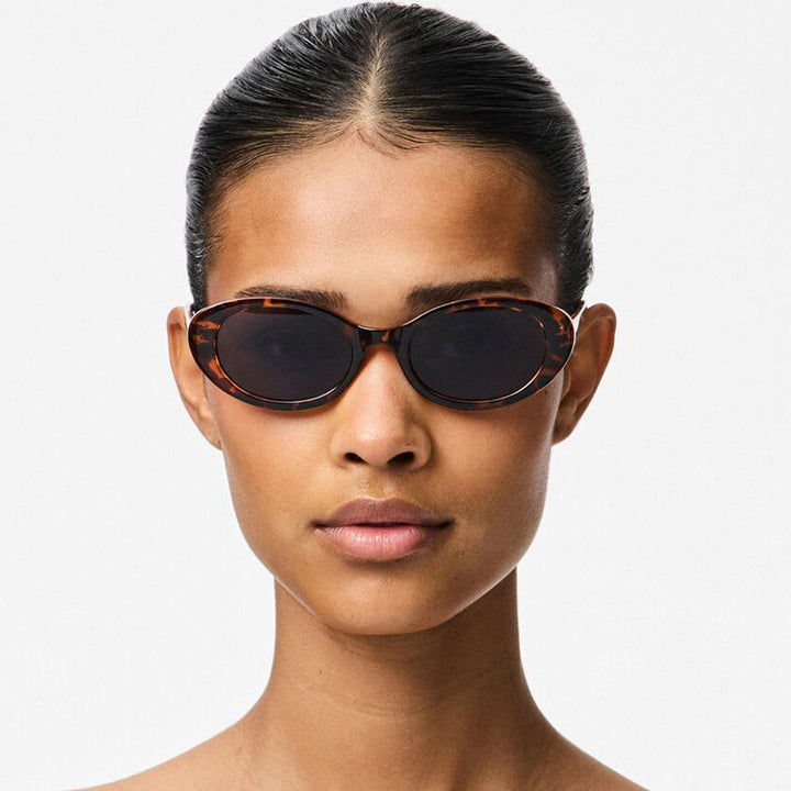 Women's sunglasses in elegant vintage style with UV protection Stornfield