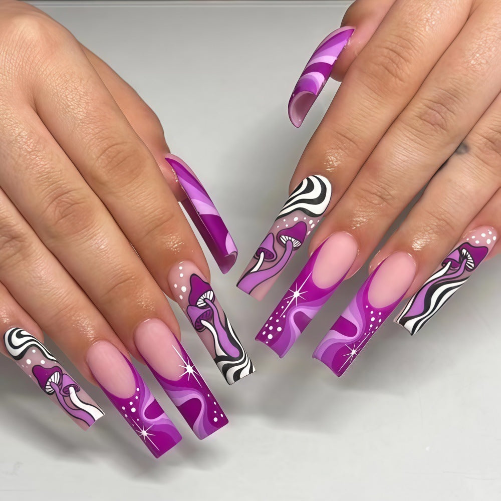 Artificial nails with abstract patterns Stornfield
