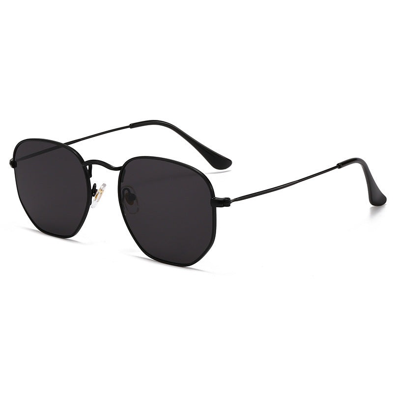 Women Oversized Sunglasses with elegant golden metal frame and solid UV protection Stornfield