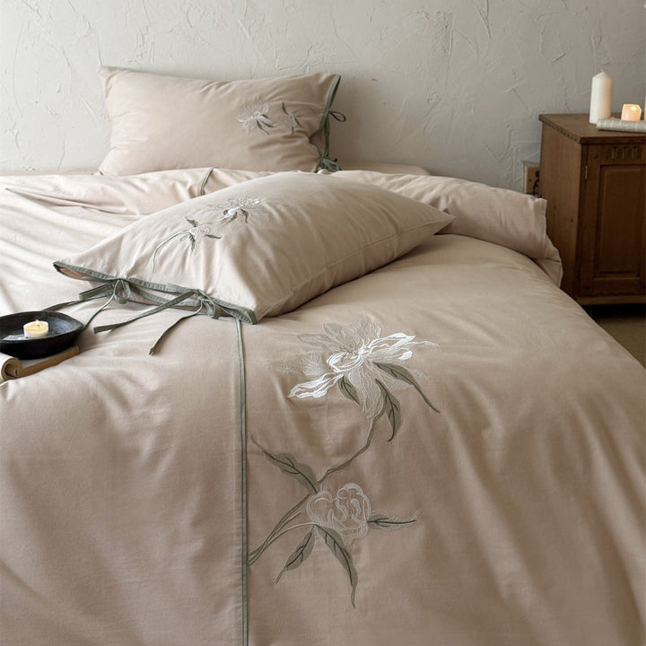Embroidered Cotton Duvet Cover Set with Tie-Closure Pillowcases