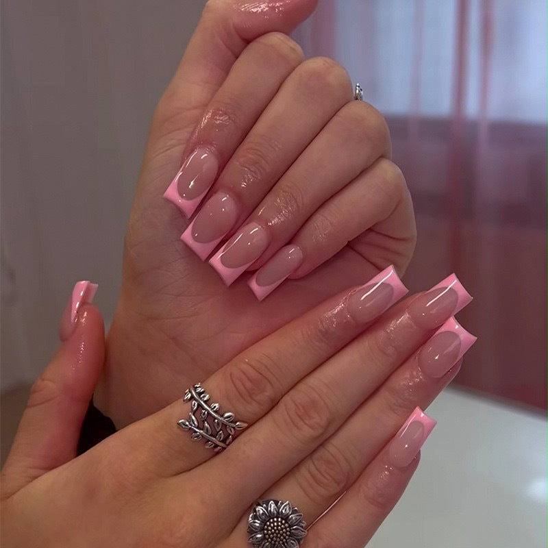 Artifical nail set with modern French tips and elegant accents Stornfield