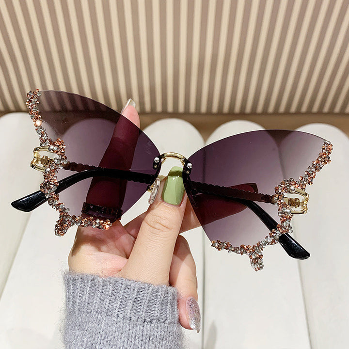 Ladies extravagant Cat-Eye sunglasses with dazzling rhinestone embellishments Stornfield