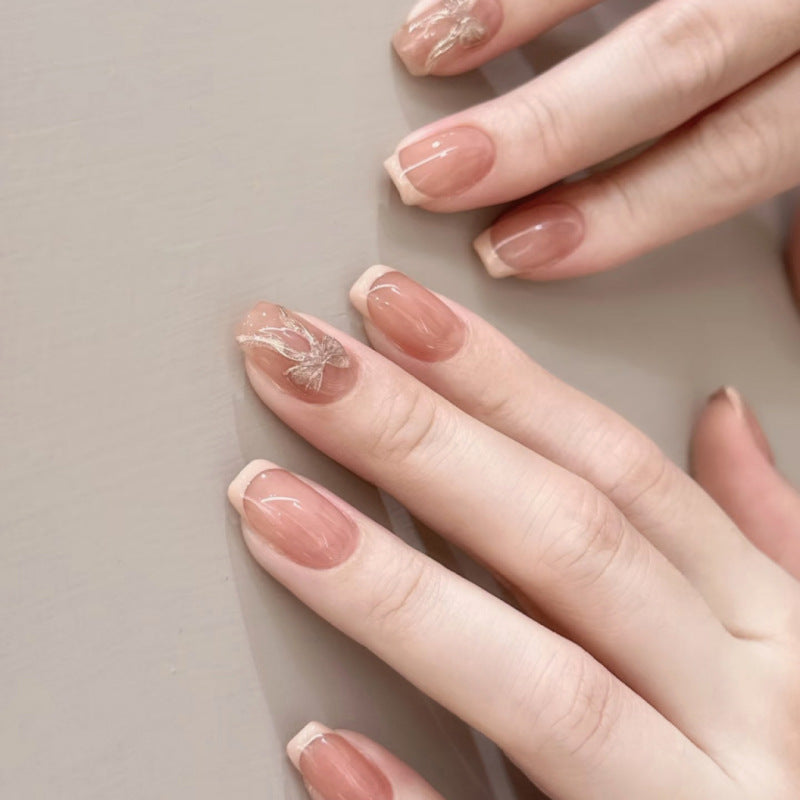 Artificial nail art with delicate floral design Stornfield