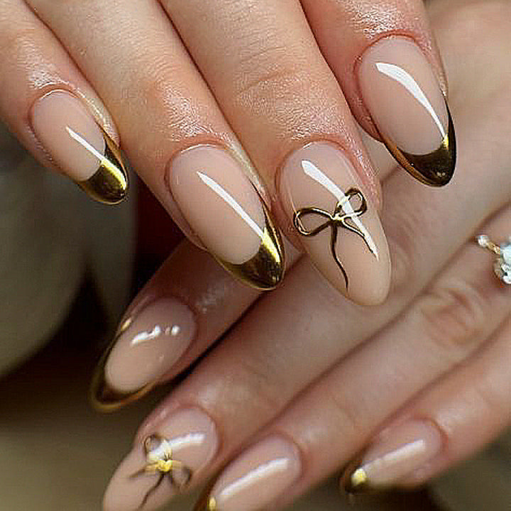 Elegant Nail Art with Gold Accents Stornfield