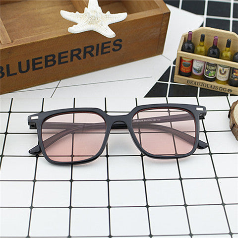 Women's modern square sunglasses with minimalist frame structure Stornfield