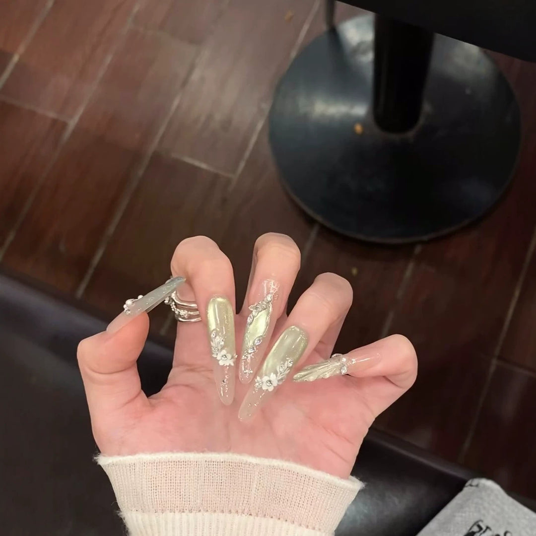 Decorative Floral Acrylic Nail Extensions