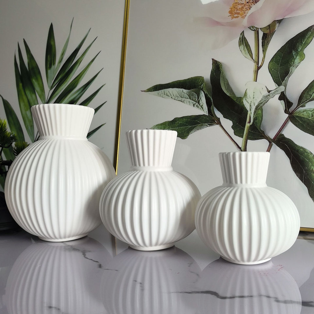 Elegant Ribbed Ceramic Vase Stornfeild