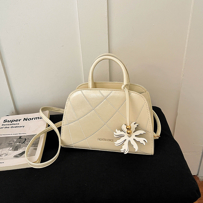 Elegant Quilted Crossbody Handbag