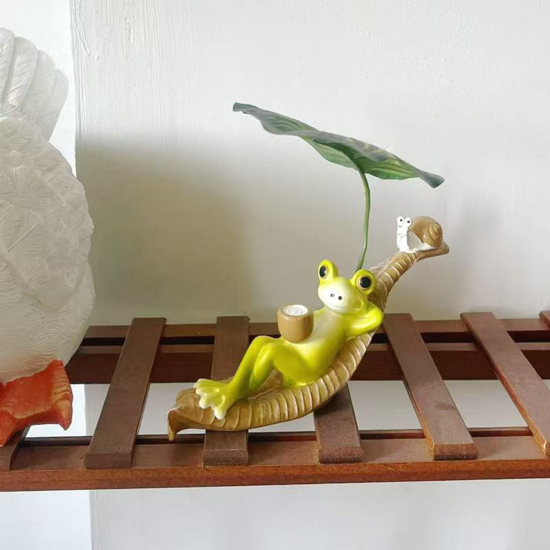 Funny frog figure with leaf decor Stornfield