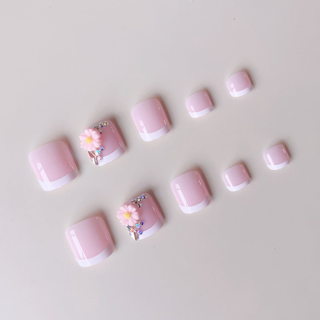 Nail design with floral accents Stornfield