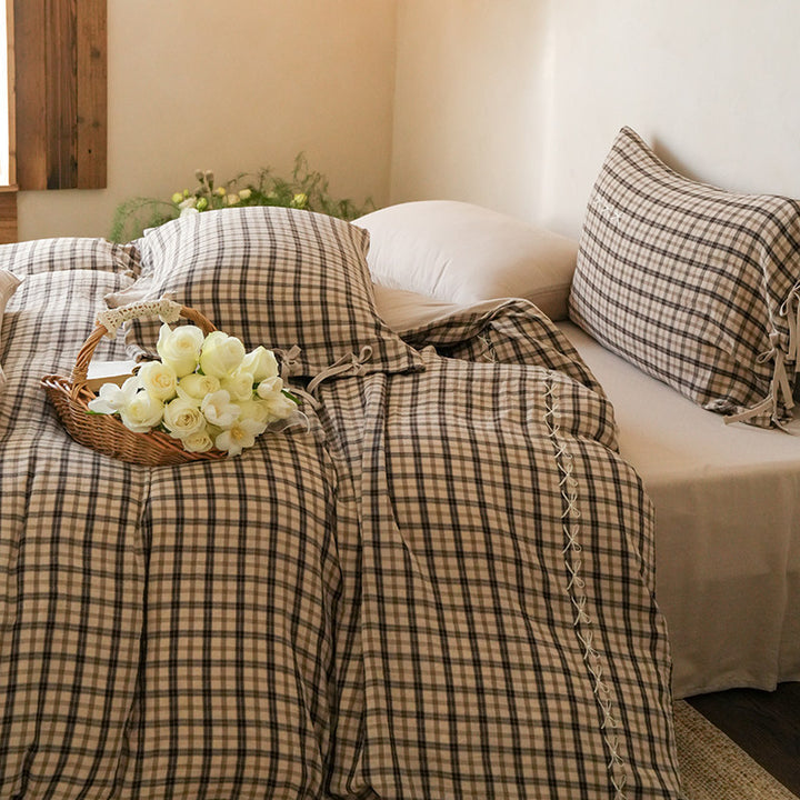 Plaid Cotton-Linen Duvet Cover Set with Tie-Closures and Pillow Shams