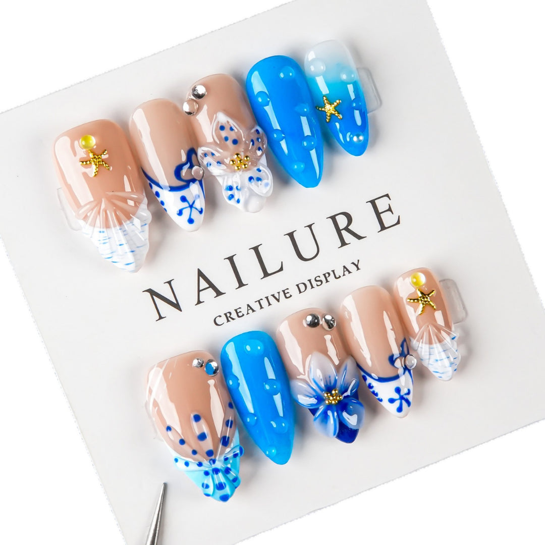 Artistic Themed Press-On Nail Art Set