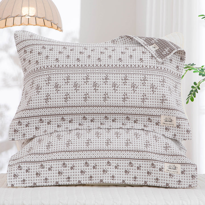 Women's pillowcase with modern checkered pattern Stornfield
