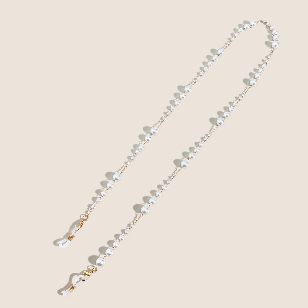 Elegant Pearl-Accented Eyewear Chain Stornfield