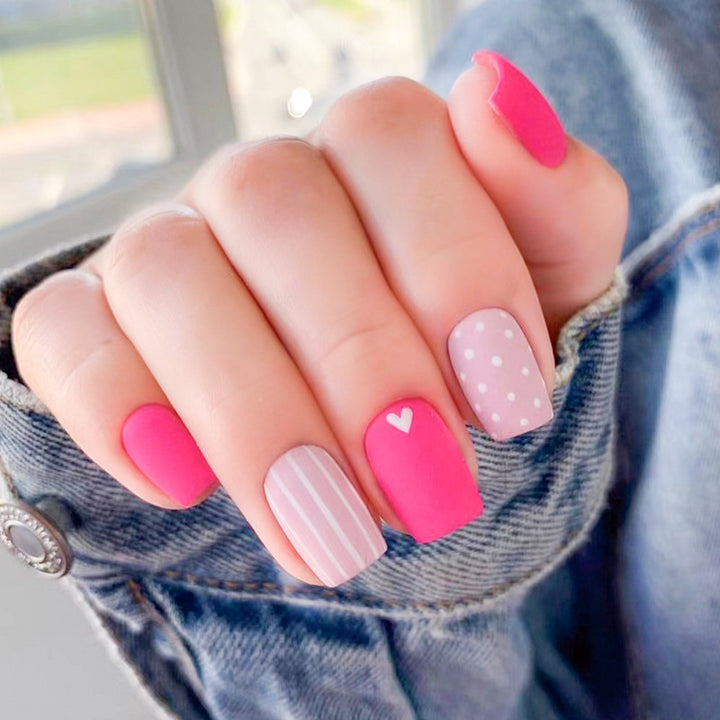 Artistic Press-On Nail Set with Charming Patterns Stornfield