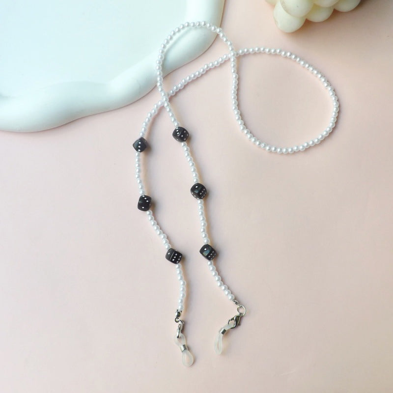Elegant pearl glasses chain Stornfield