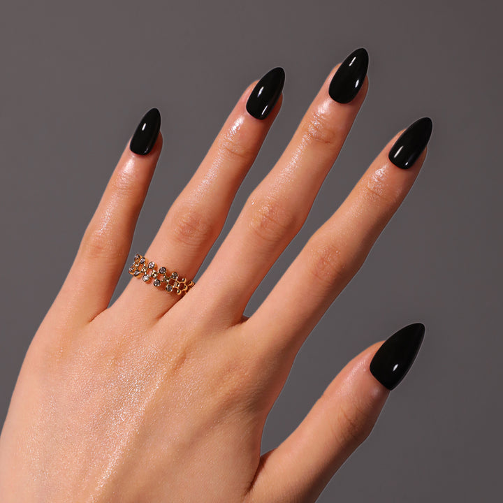 Artificial nail extensions with elegant design Stornfield