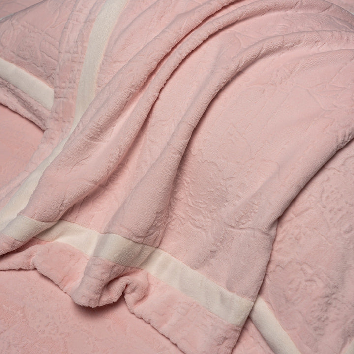 Luxurious velvet bedding set with relief structure and decorative trim