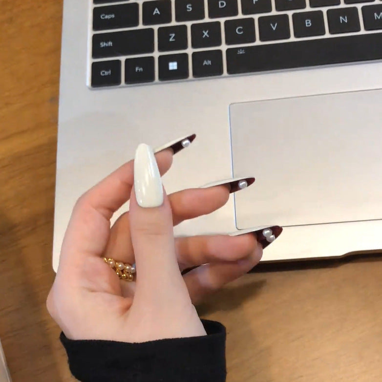 Glamorous artificial nails with elegant accents Stornfield