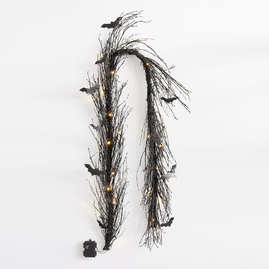 Halloween-Themed Decorative Bat Wreath