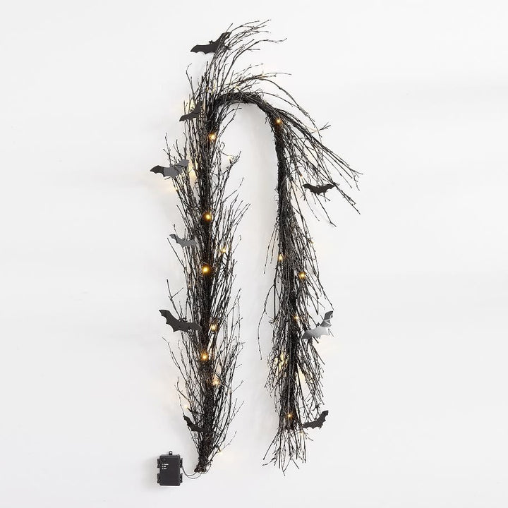 Halloween-Themed Decorative Bat Wreath