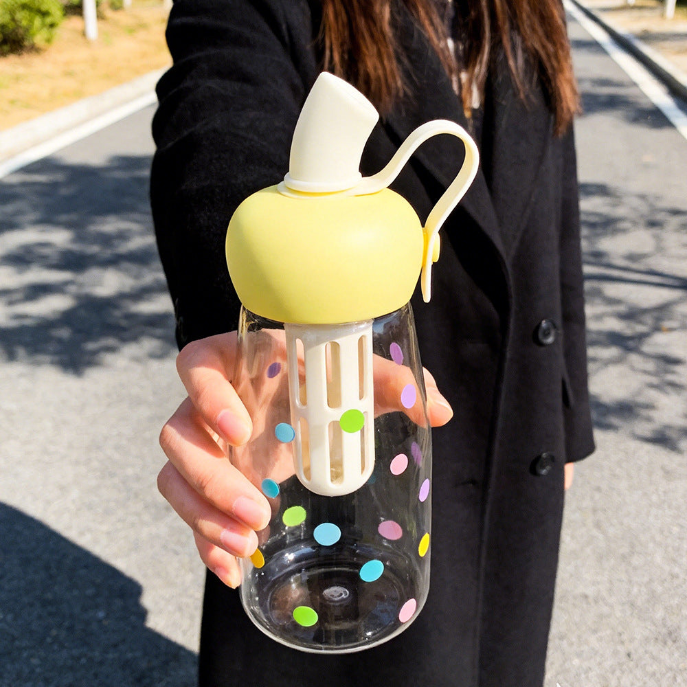 Women's water bottle with integrated fruit filter and practical carrying handle Stornfield