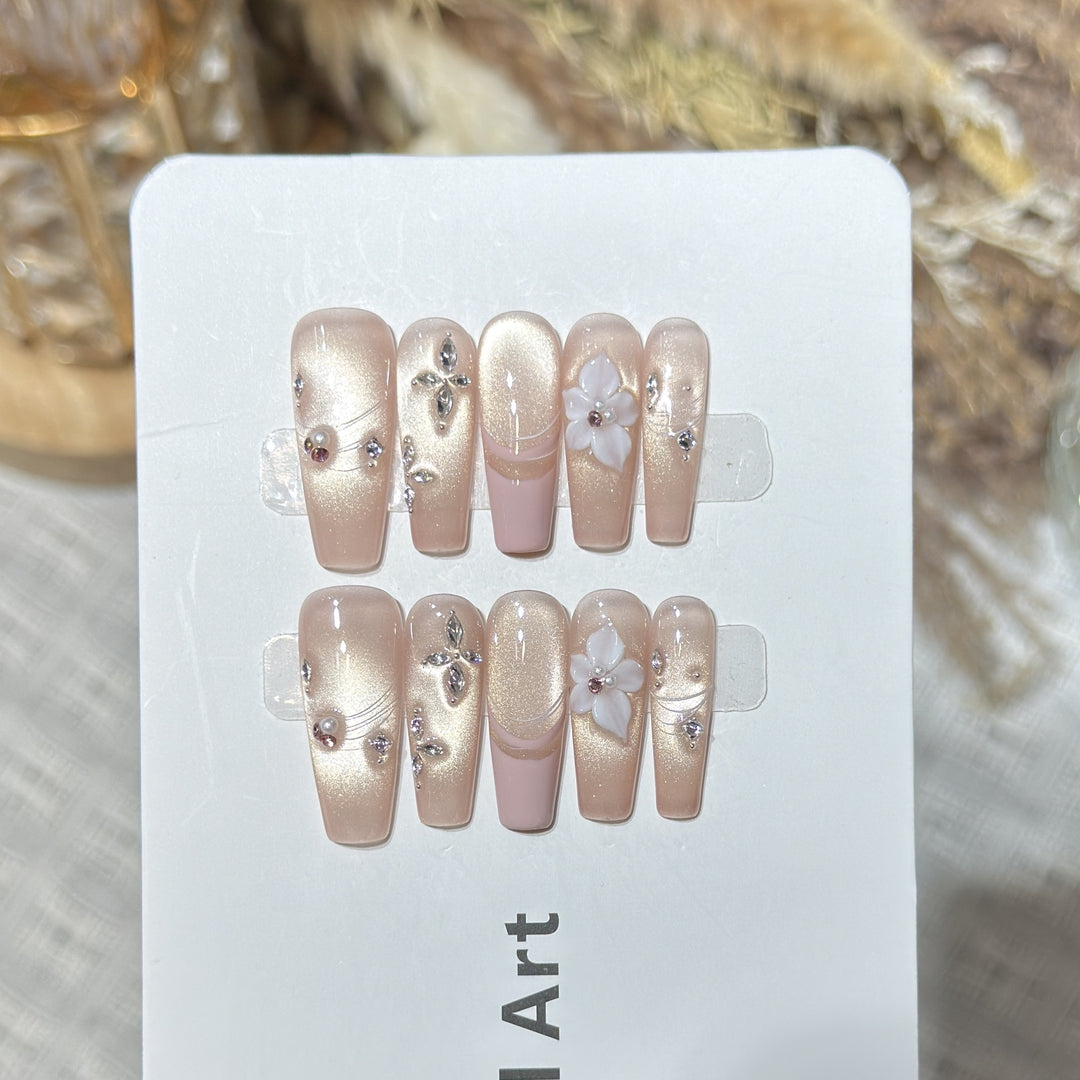 Elegant Floral Accent Press-On Nail Set Stornfield