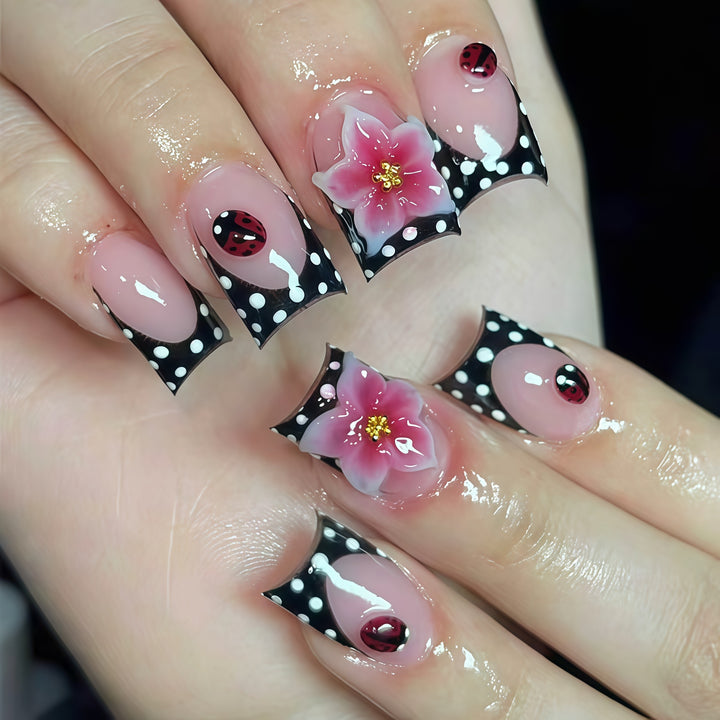 Floral-Patterned Nail Art Extensions Stornfield