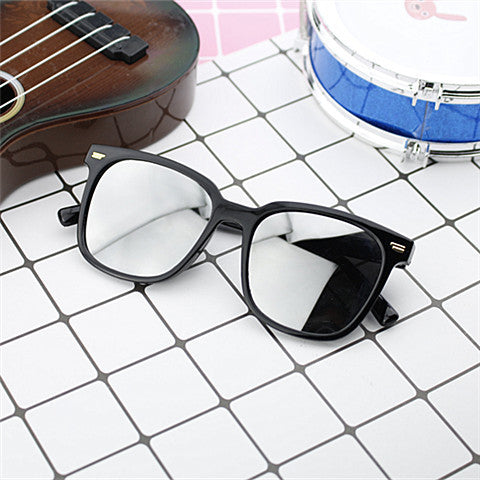 Women's fashionable oversized sunglasses with square frame and UV protection Stornfield