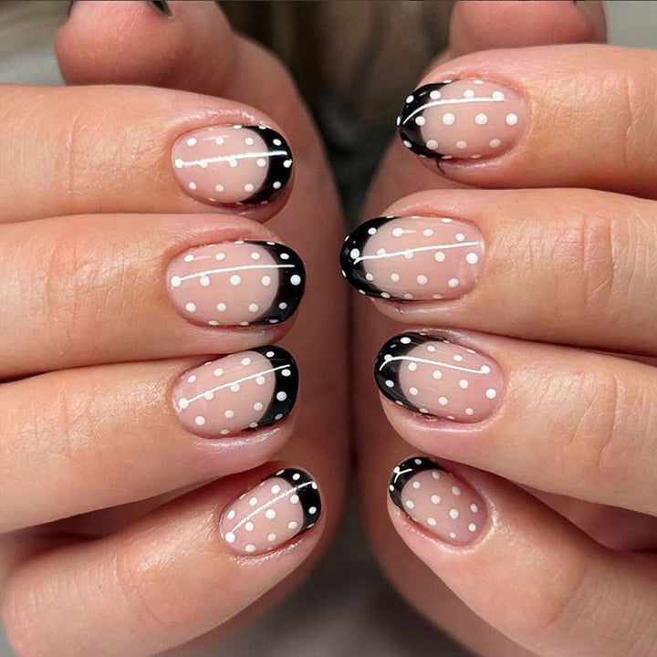 Artificial nail set with elegant dots and stylish black Stornfield