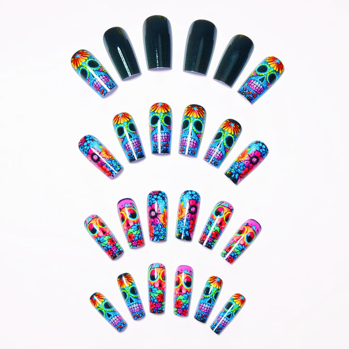 Nail art set with Lively Skull Design Stornfield
