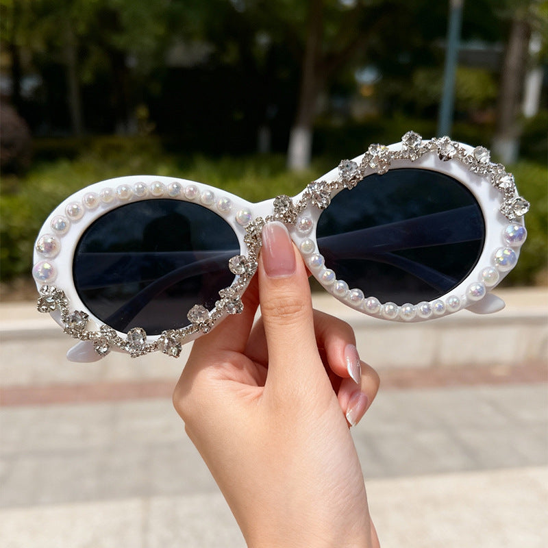 Elegant Pearl-Embellished Cat-Eye Sunglasses Stornfield