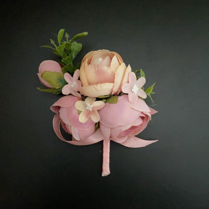 Elegant Floral Brooch