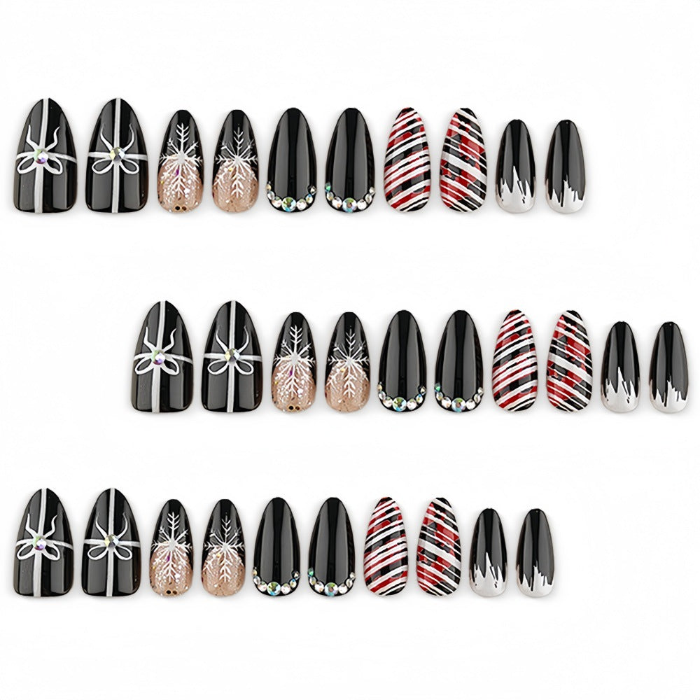 Artificial nails with festive Christmas designs Stornfield