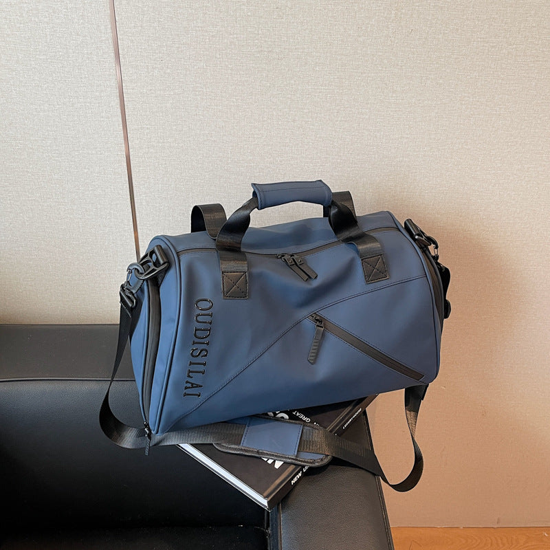 Ladies sporty duffle bag with versatile compartment system Stornfield