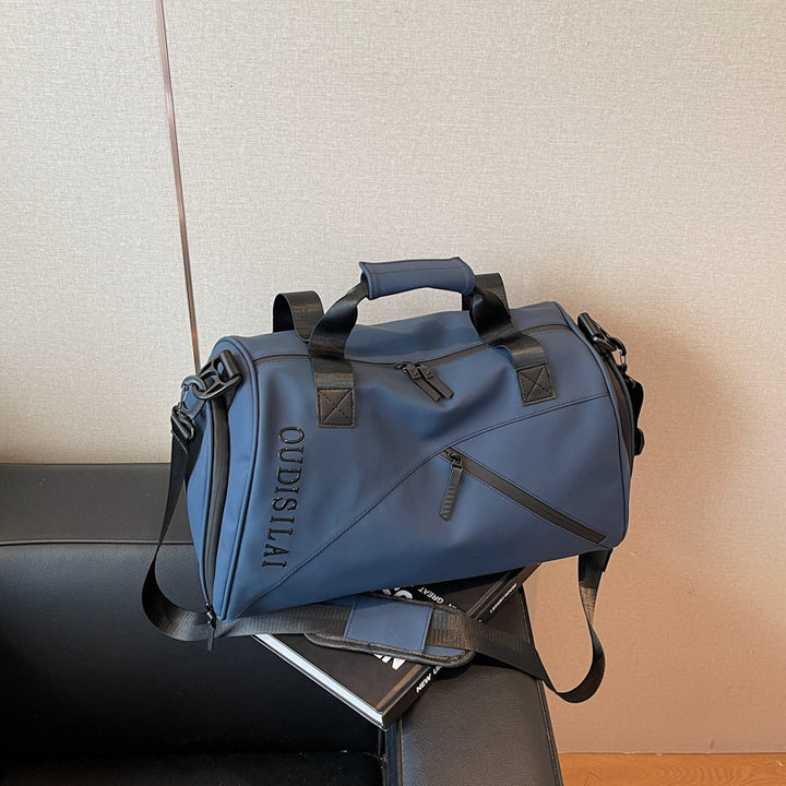 Ladies sporty duffle bag with versatile compartment system Stornfield