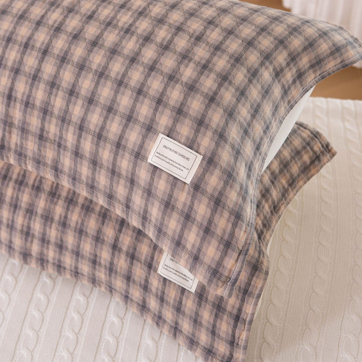 Ladies pillowcases with modern stripe pattern Stornfield