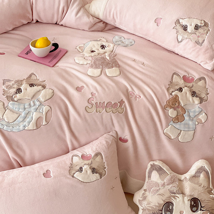Plush Microfiber Reversible Duvet Cover Set with Embroidered Cartoon Kitten and Sherpa Trim