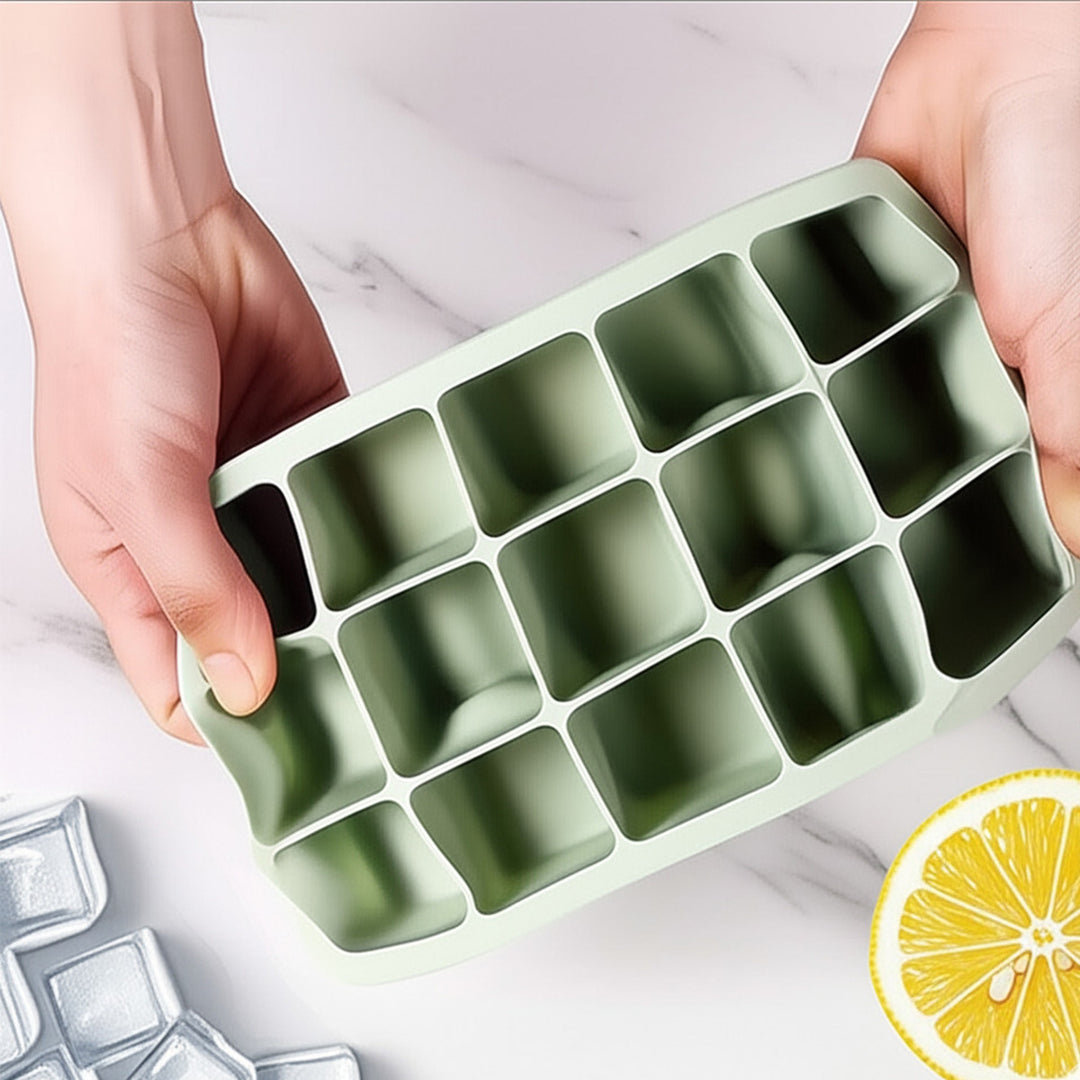 Silicone ice cube tray with practical storage box Stornfield
