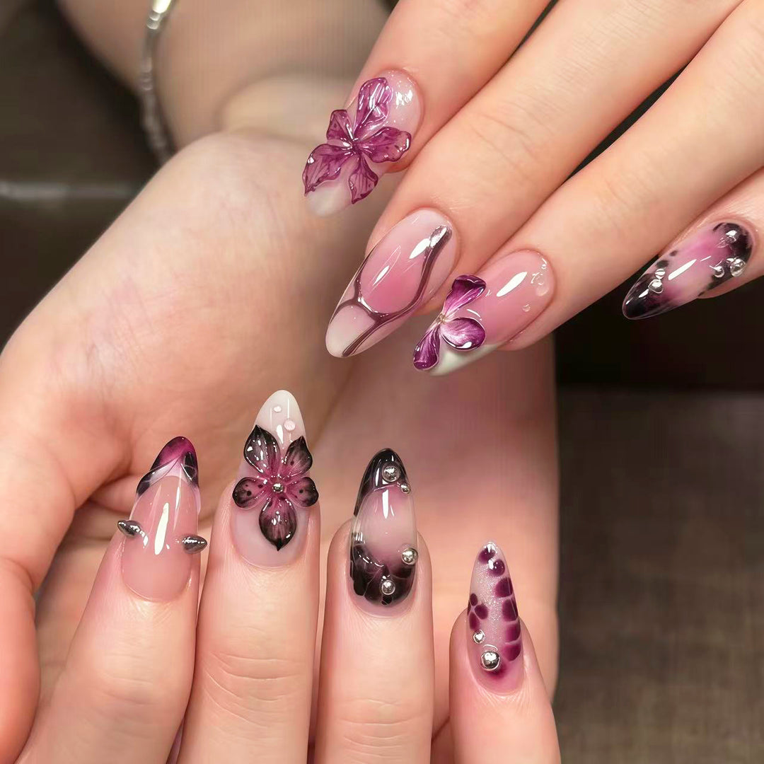 Artistic Floral Themed Press-On Nail Collection