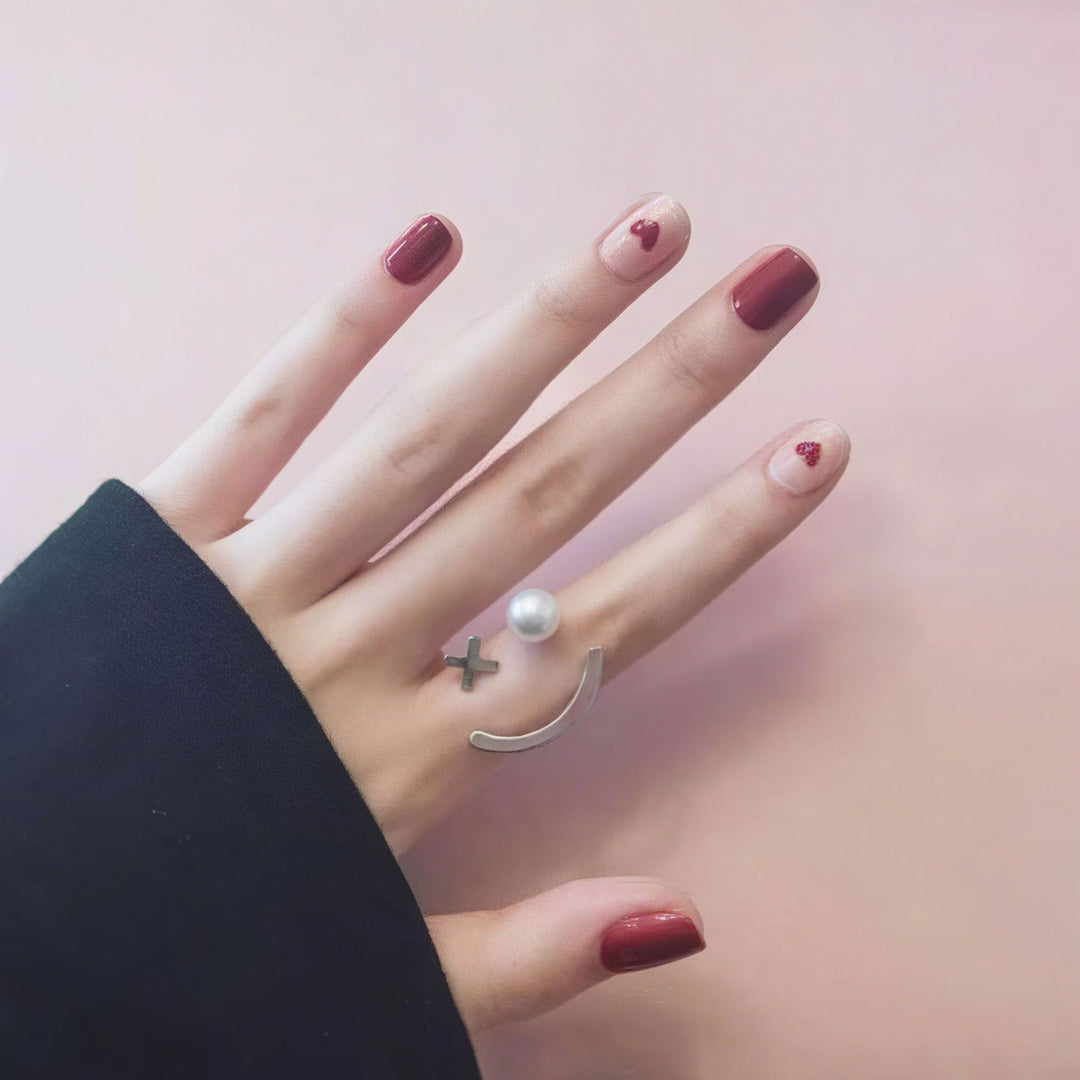 Elegant and Natural Nail Decoration Stornfield