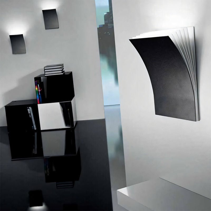 Modern Artistic LED Wall Light