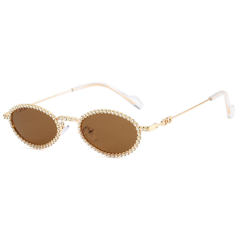 Ladies' fashionable sunglasses with a unique, playful rim Stornfield