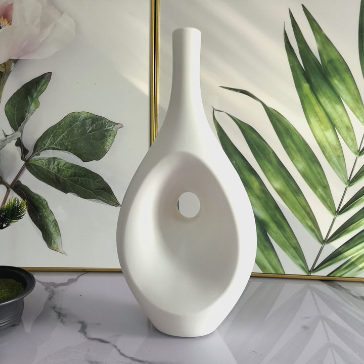 Artistic Contemporary Teardrop Vase Stornfeild