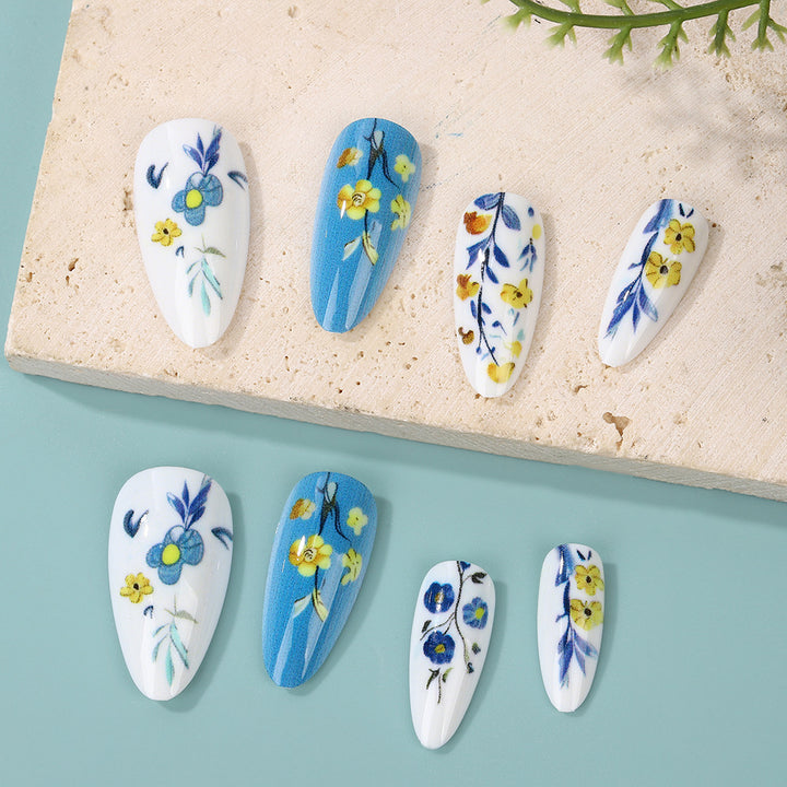 Artificial nails with floral patterns Stornfield