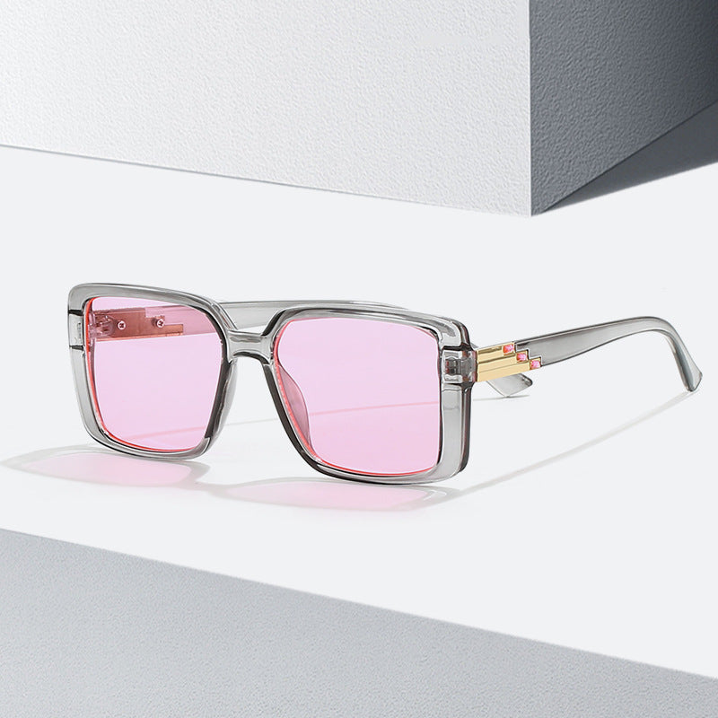 Women's fashionable square sunglasses with trendy details Stornfield