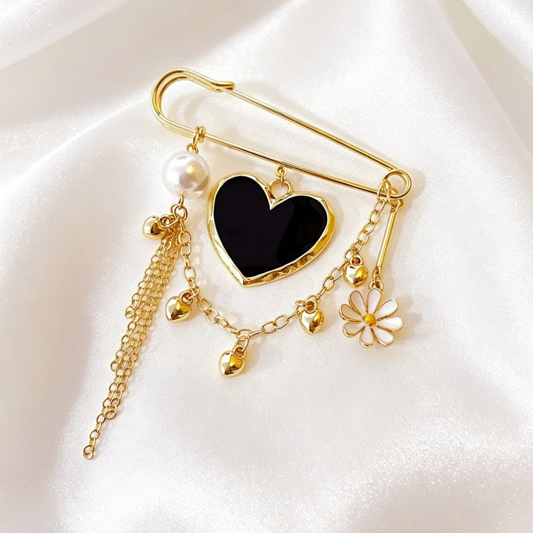Elegant safety pin pendant Stornfield