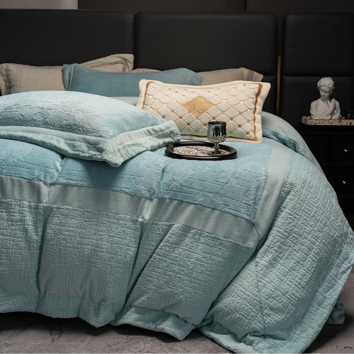 Luxurious velvet bedding set with relief structure and decorative trim