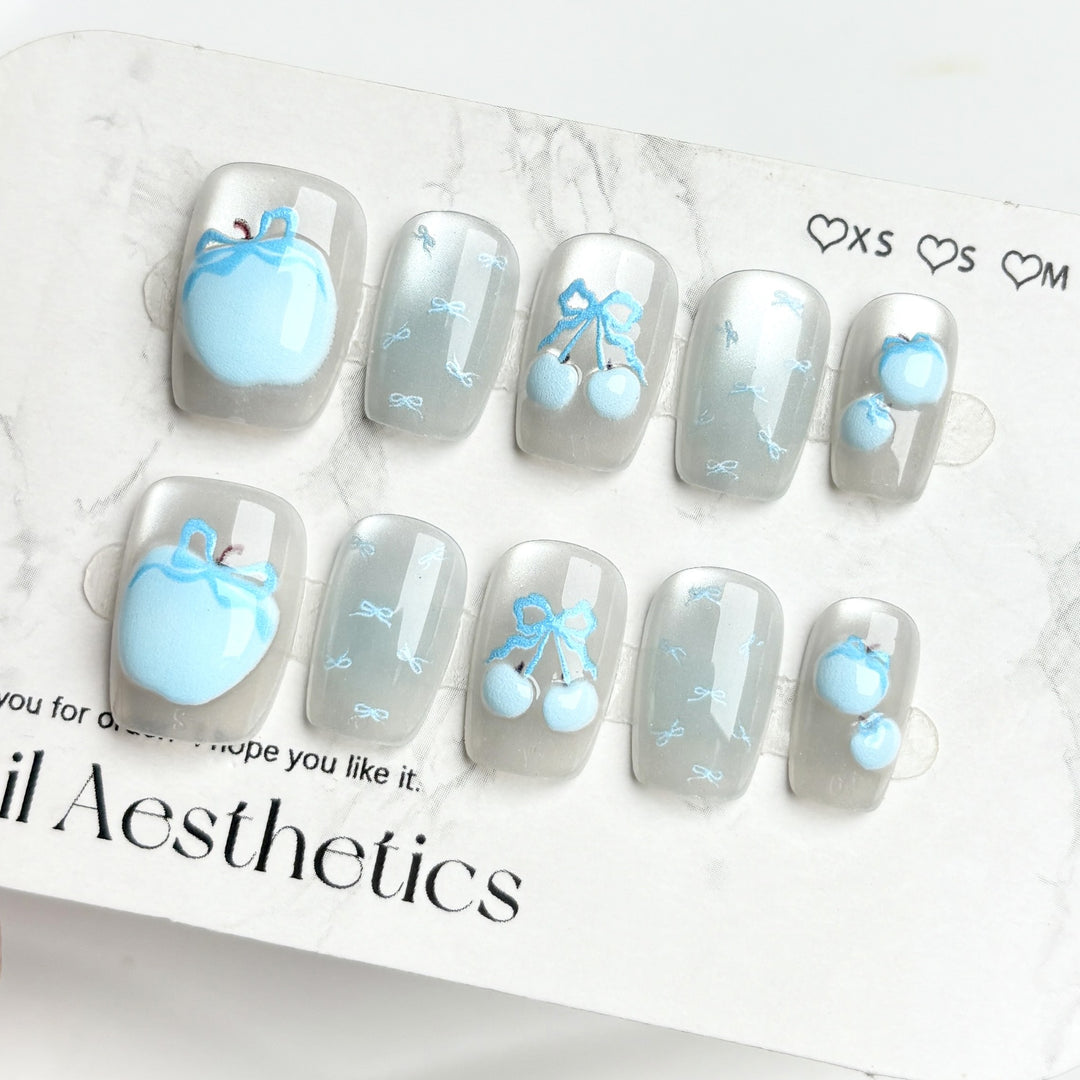 Artistic Seasonal-Themed Press-On Nail Art Set