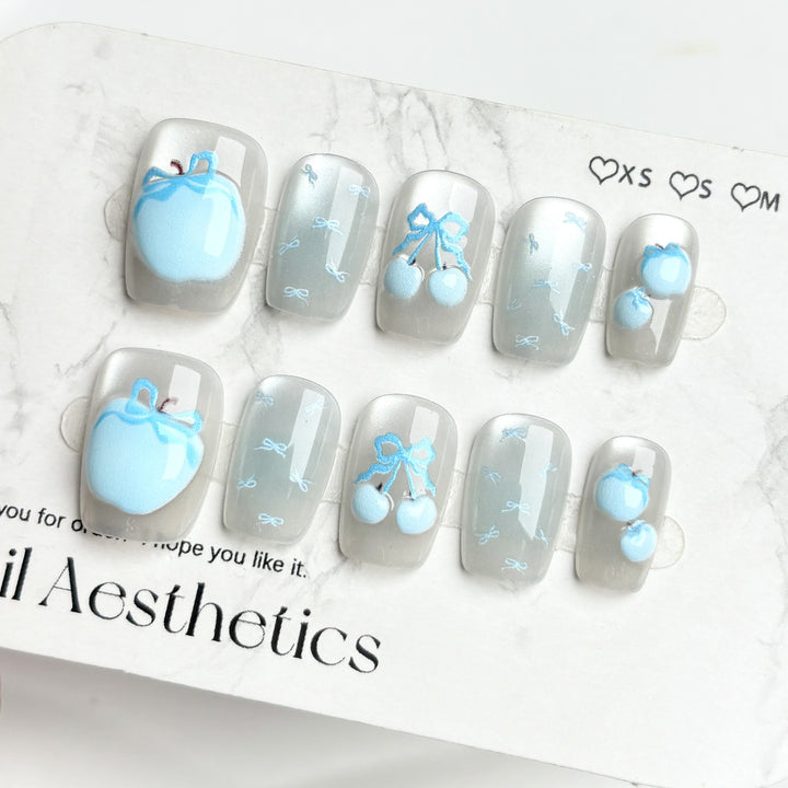 Artistic Seasonal-Themed Press-On Nail Art Set